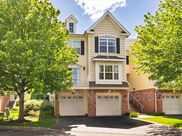 8 Boatworks Dr, Bayonne, NJ 07002