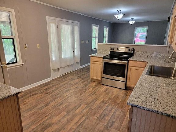 4th image of 204 Black Bear Ln