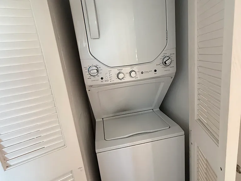 In unit gas washer/dryer