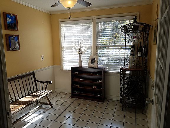 Breakfast Nook/Mud Room