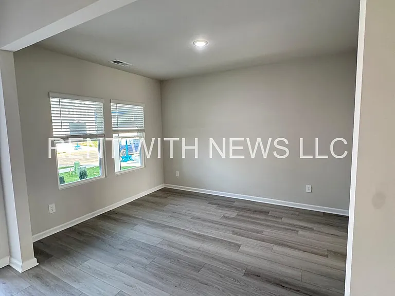 649 White Birch Ln — Photo 11
