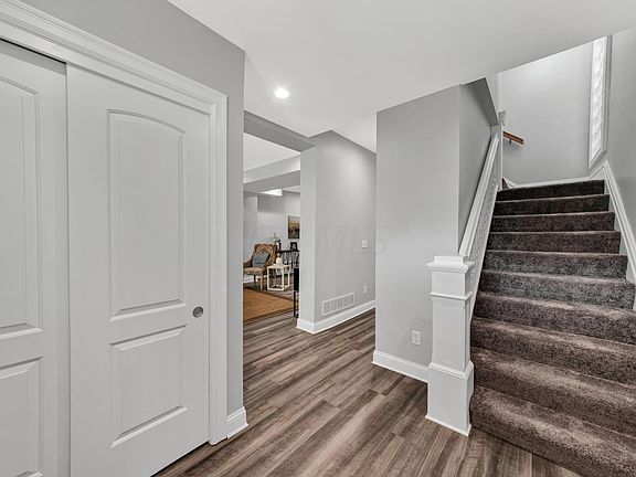 3rd image of 407 Saint Clair Ave