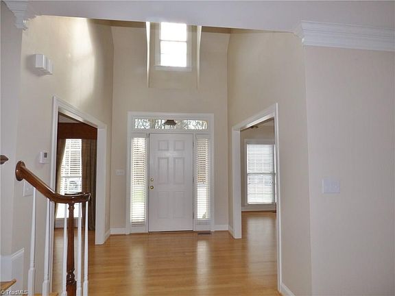 3rd image of 109 Checkerberry Ln