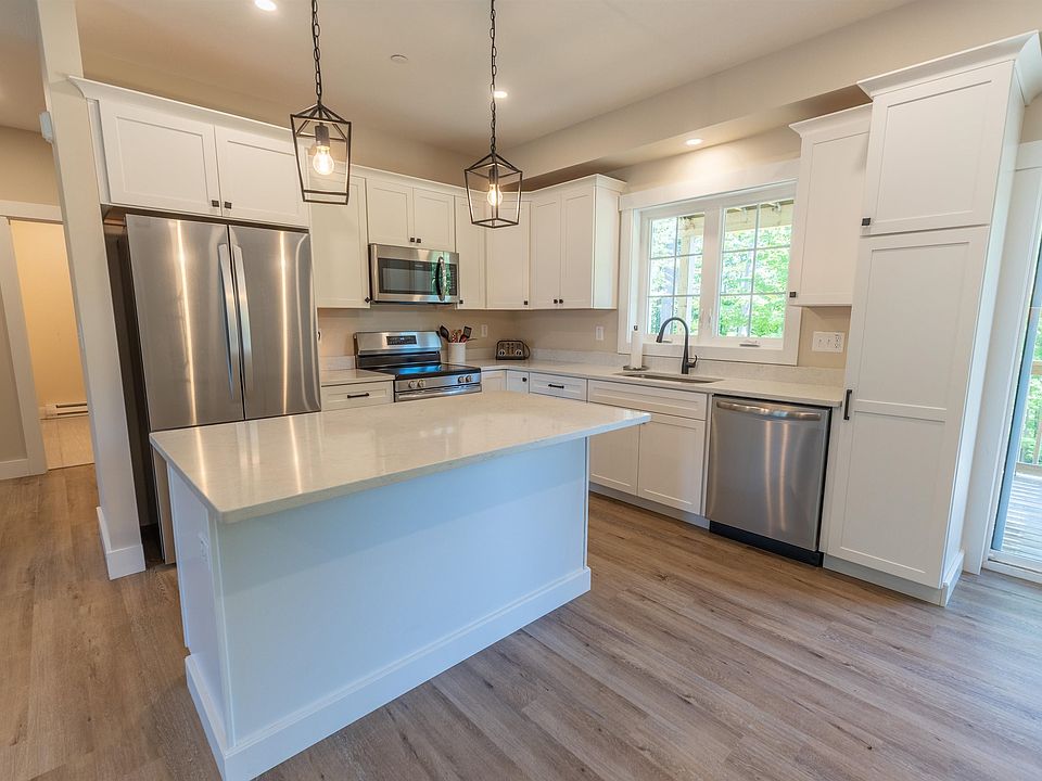 1st image of 4-8 Beaver Brook Way #B