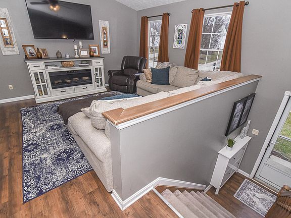 4th image of 5086 Christopher Dr