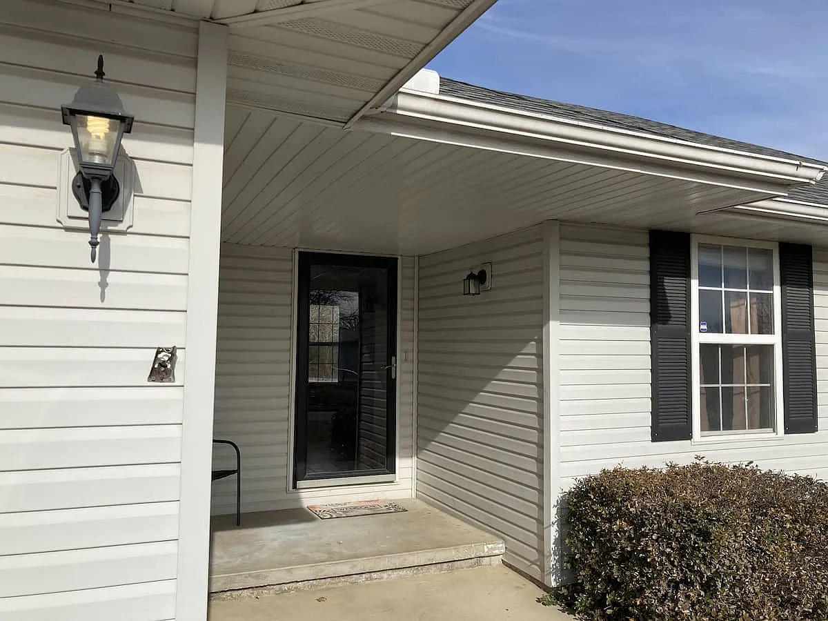 3 bed, 1067 sqft, $1,500 — Photo 2