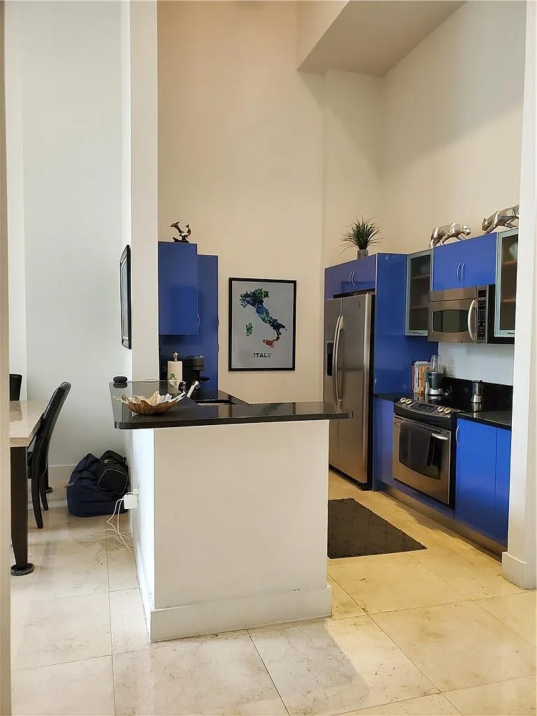 1 bed, 1.0 bath, 845 sqft, $2,500 — Photo 2