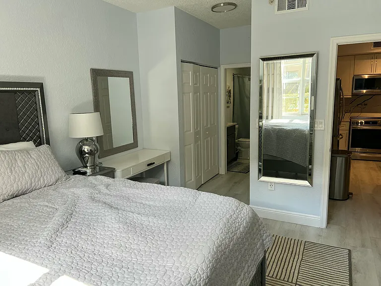 1805 N Flagler Dr #112 — Photo 9
