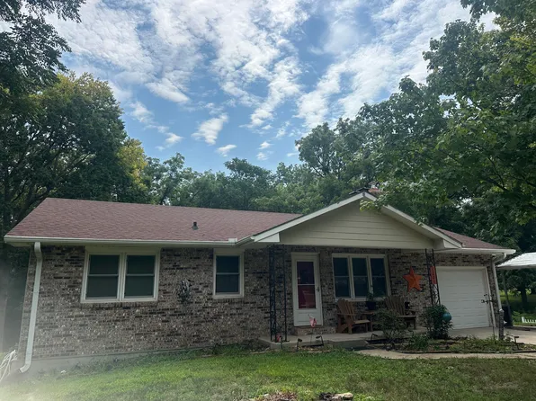 1001 E Eastwood St, Marshall, MO 65340