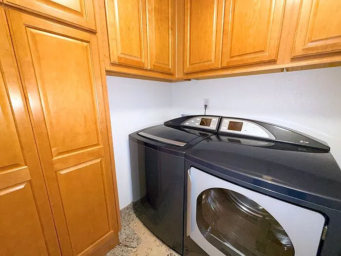 200 W 2nd St #1203 — Photo 17