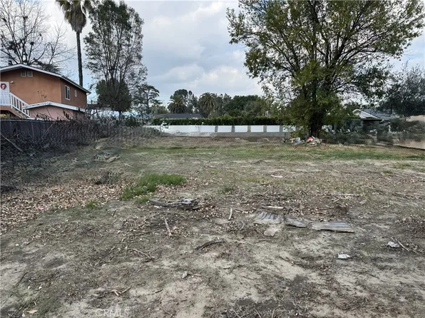 17545 Community St, Northridge, CA 91325