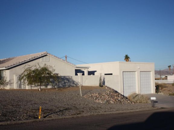 3rd image of 2597 Inverness Dr