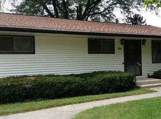 605 6th St, Kalona, IA 52247