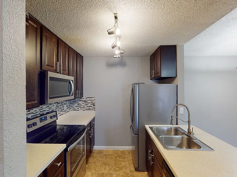 Altamira Place Apartment Homes — Photo 135