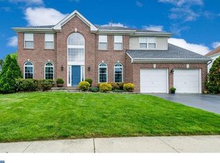 19 Groom St, Burlington, NJ 08016