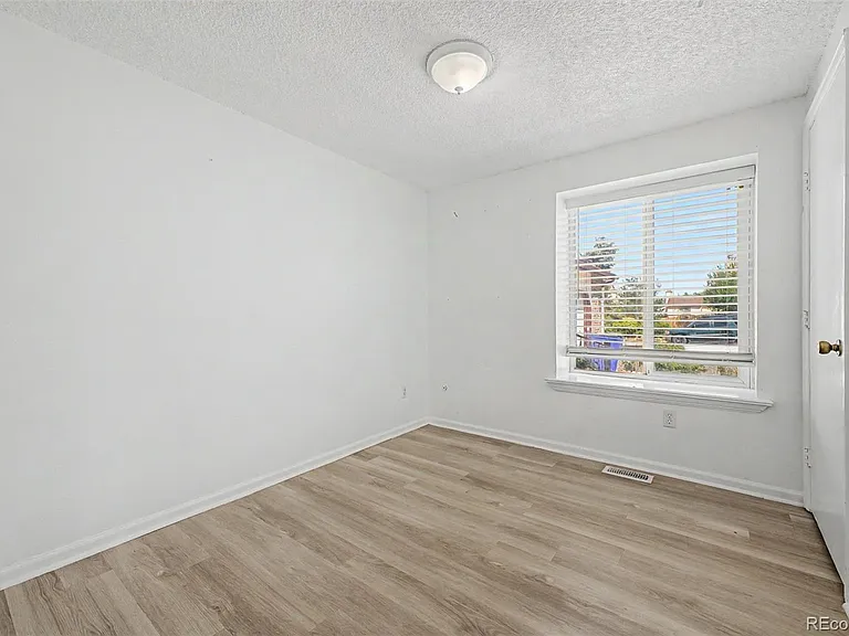2757 S Salida St — Photo 32