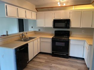 1926 Meadowridge Dr, Valrico, FL 33596