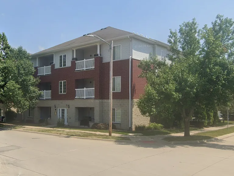 4303 York Pl — Photo 1