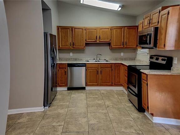 4th image of 1441 Redwood Dr