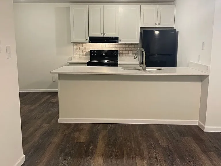 Brookside Manor- O'Fallon, IL — Photo 14