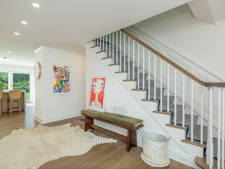84 Anns Ln — Photo 3