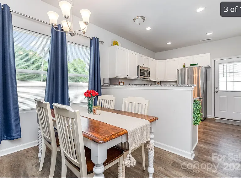 218 Canina Ln — Photo 1