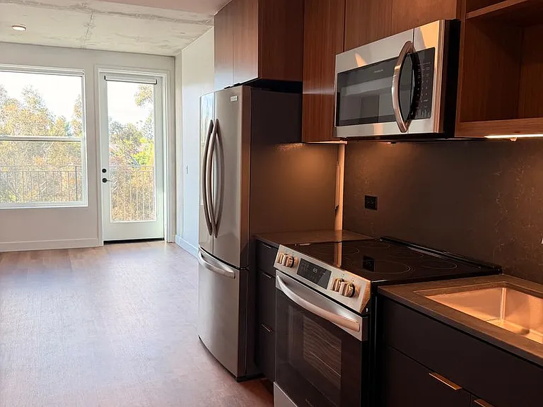 Rainford Apartments — Photo 38