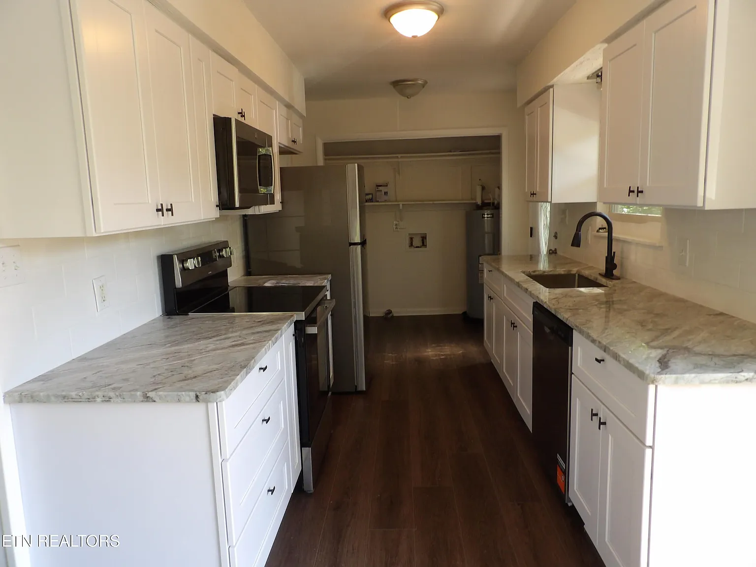 3 bed, 1200 sqft, $1,400 — Photo 3