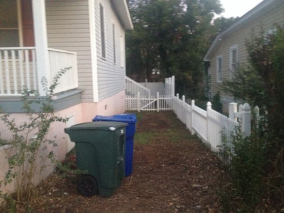 Parking! City trash/recycling service