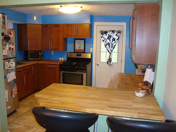 3rd image of 1008 Fidelity Dr