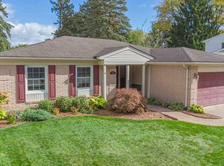 14956 Robinwood Dr, Plymouth, MI