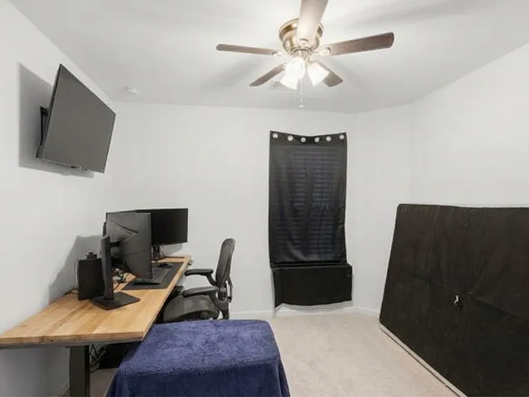11210 Log Cabin Ln — Photo 23