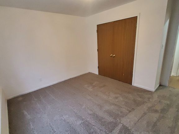 4th image of 915 Spiros Ct