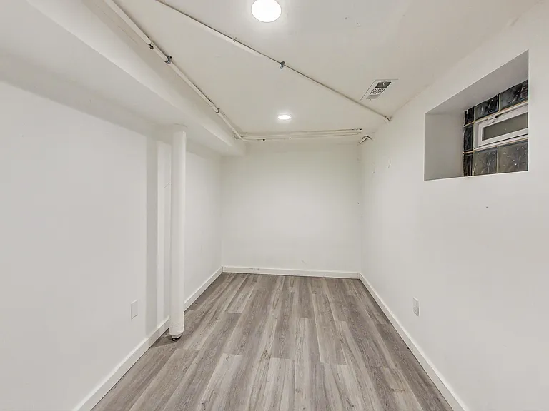 3554 N Wilton Ave #1 — Photo 32