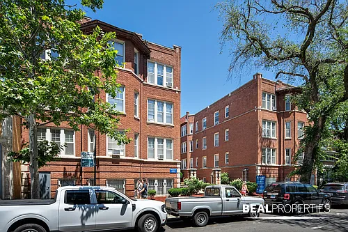550-60 W Aldine Ave Photo 1