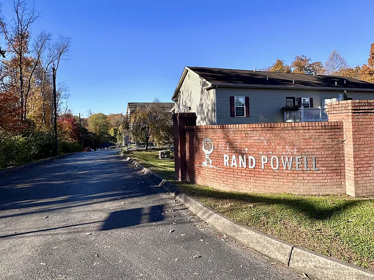 Rand Powell Apartment Homes — Photo 9