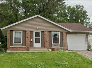 5527 1st Ave SW, Cedar Rapids, IA 52404