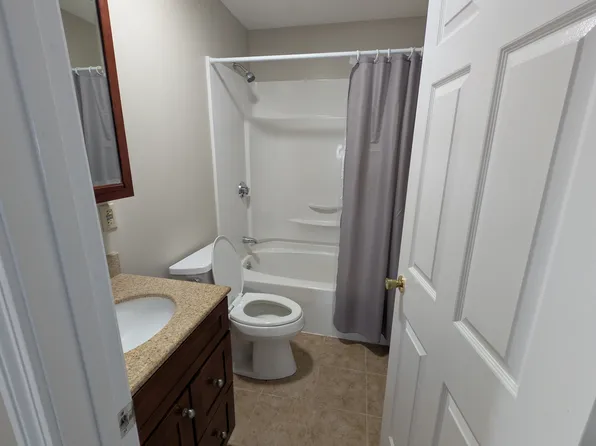 34 Central St APT 9, Ipswich, MA 01938