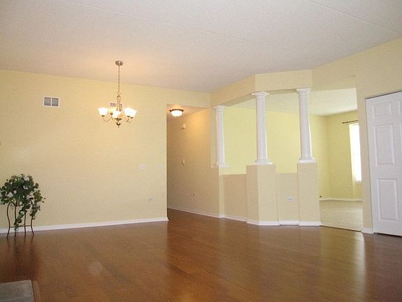 2nd image of 223 Shadow Creek Cir #223