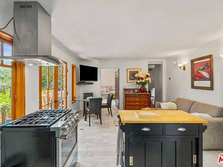 8298 Presson Pl — Photo 10