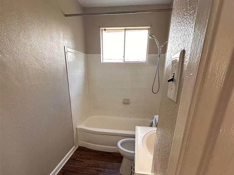 17210 Woodburn Dr — Photo 14