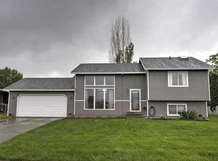 5705 N Vincent Rd, Newman Lake, WA 99025