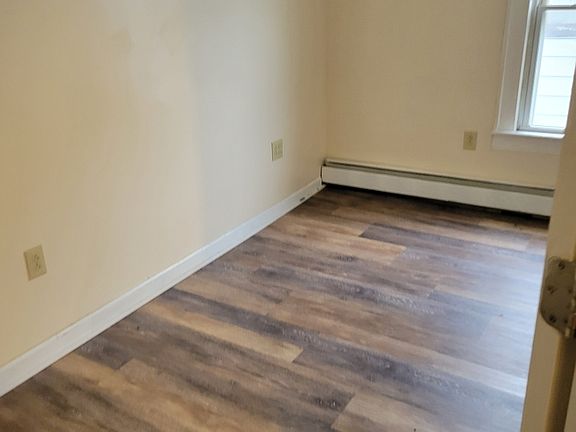 5th image of 164 Oliver St #4