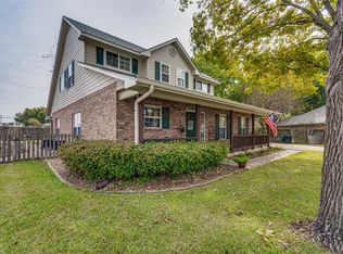 400 Meadows Crest Ct, Midlothian, TX 76065