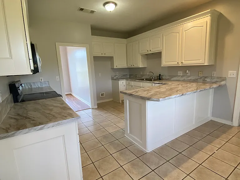 145 Linda Dr — Photo 7