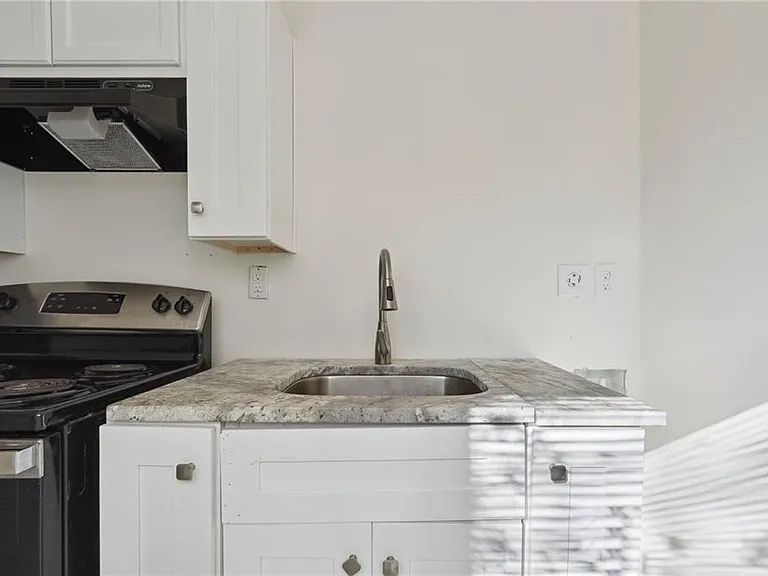 324 Brooks Ave #B — Photo 10