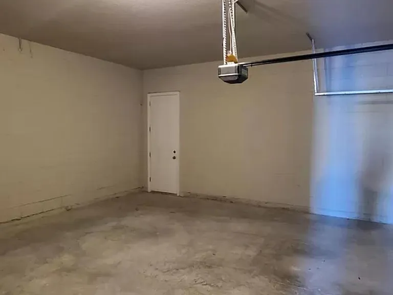 419 Venetian Palms Blvd — Photo 10