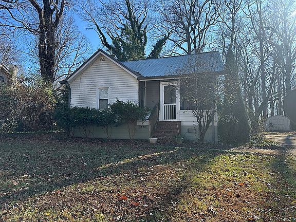 2nd image of 174 Sunset Dr