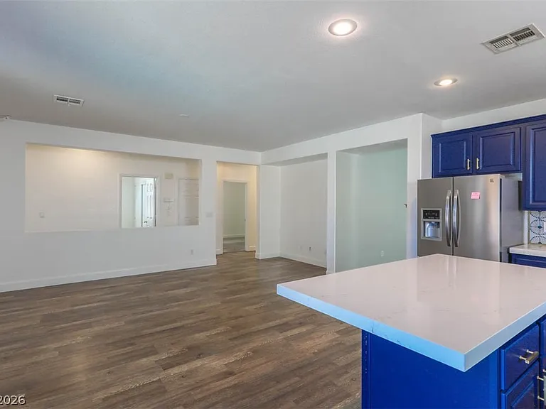11057 Village Crest Ln — Photo 8