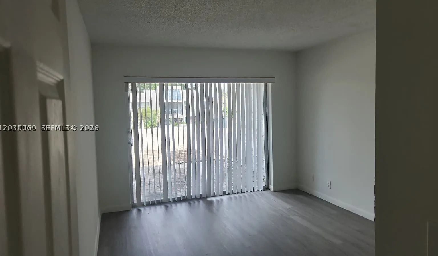 3 bed, 2.5 bath, 2100 sqft, $2,690 — Photo 3